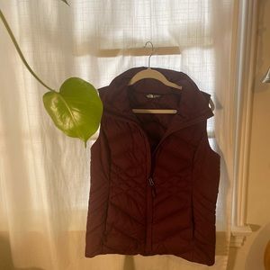Brand new North face vest in Maroon